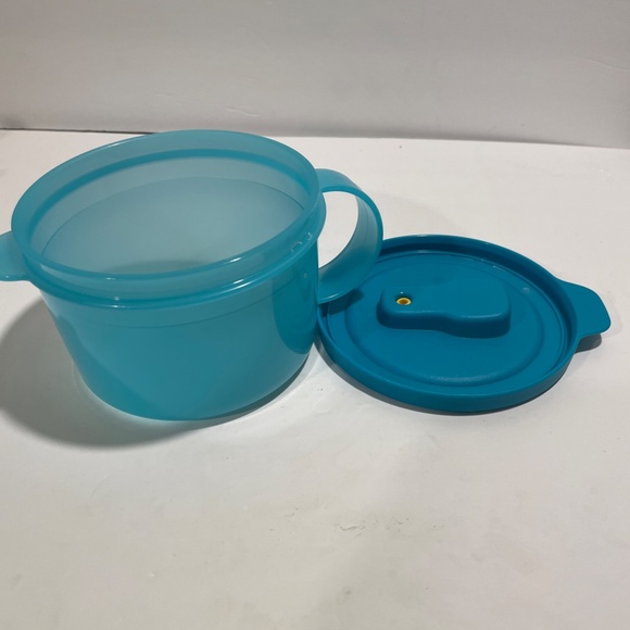 Tupperware | Dining | Crystal Wave Tupperware Soup Mug With Lid Teal ...